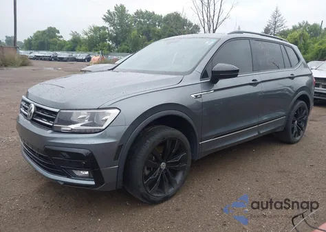 2020 Volkswagen Tiguan 2.0T Se/2.0T Se R-Line Black/2.0T Sel z USA, uszkodzony, nr VIN 3VV2B7AX4LM165513